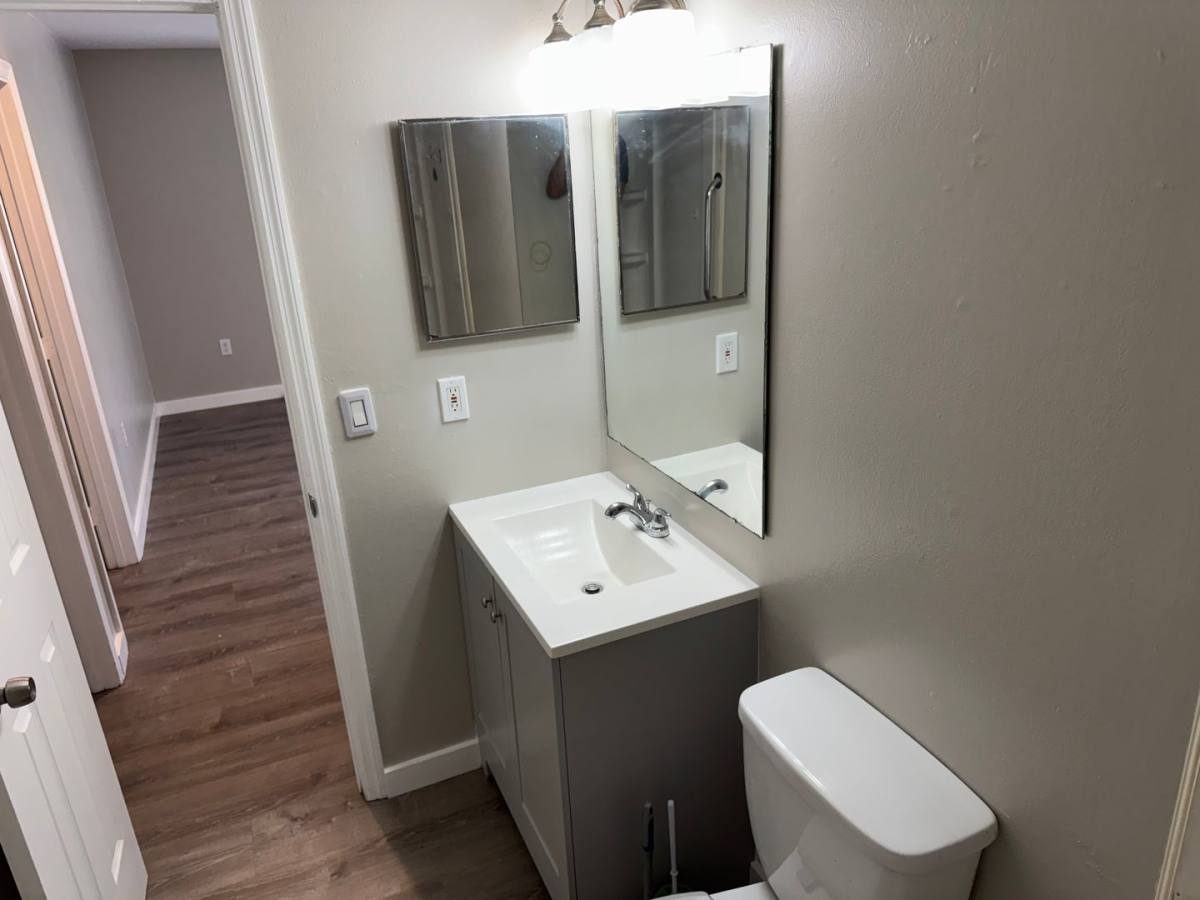 Apartment for rent at 927 33rd Ave W, Bradenton, FL 34205