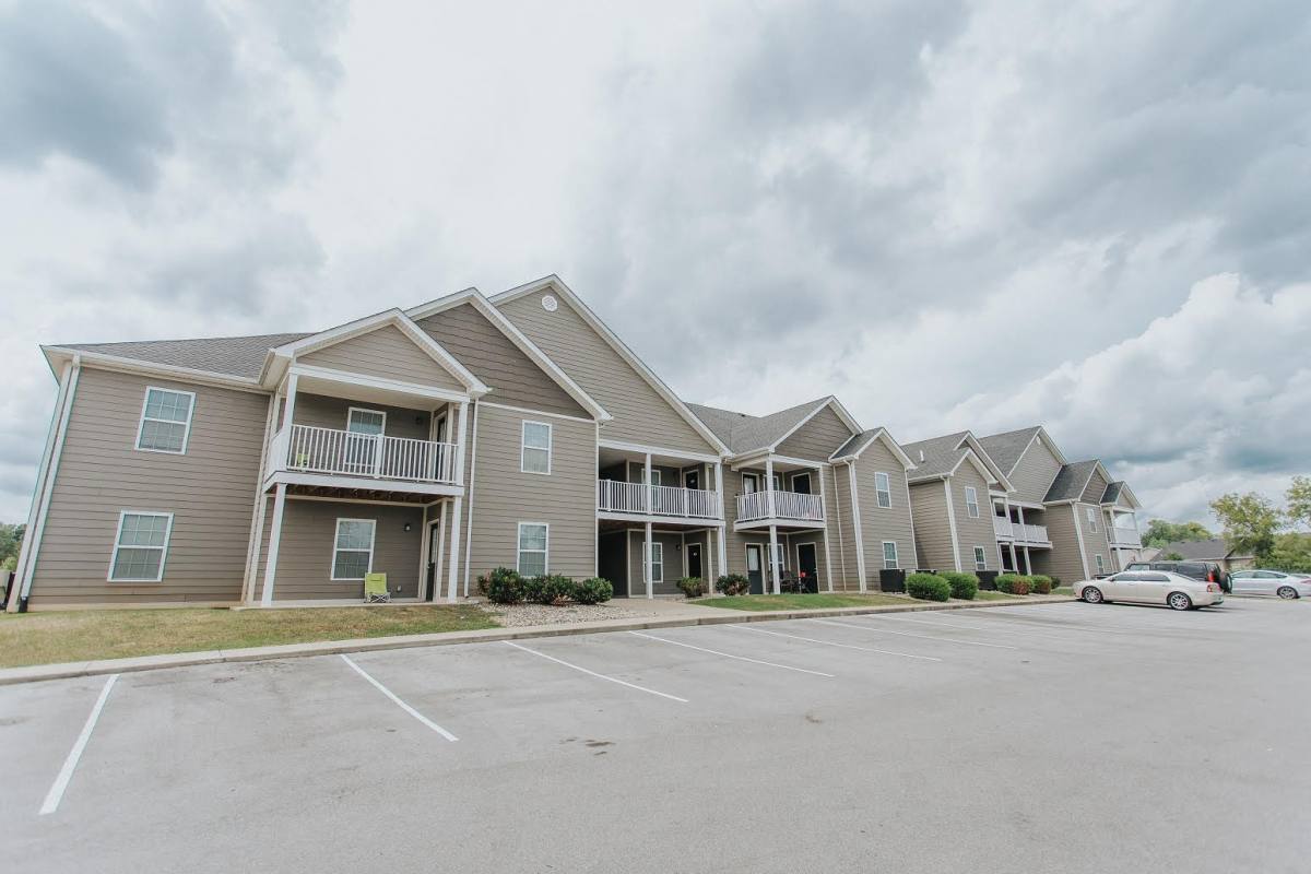 Apartment for rent at 260 Walnut Creek Dr, Bowling Green, KY 42101