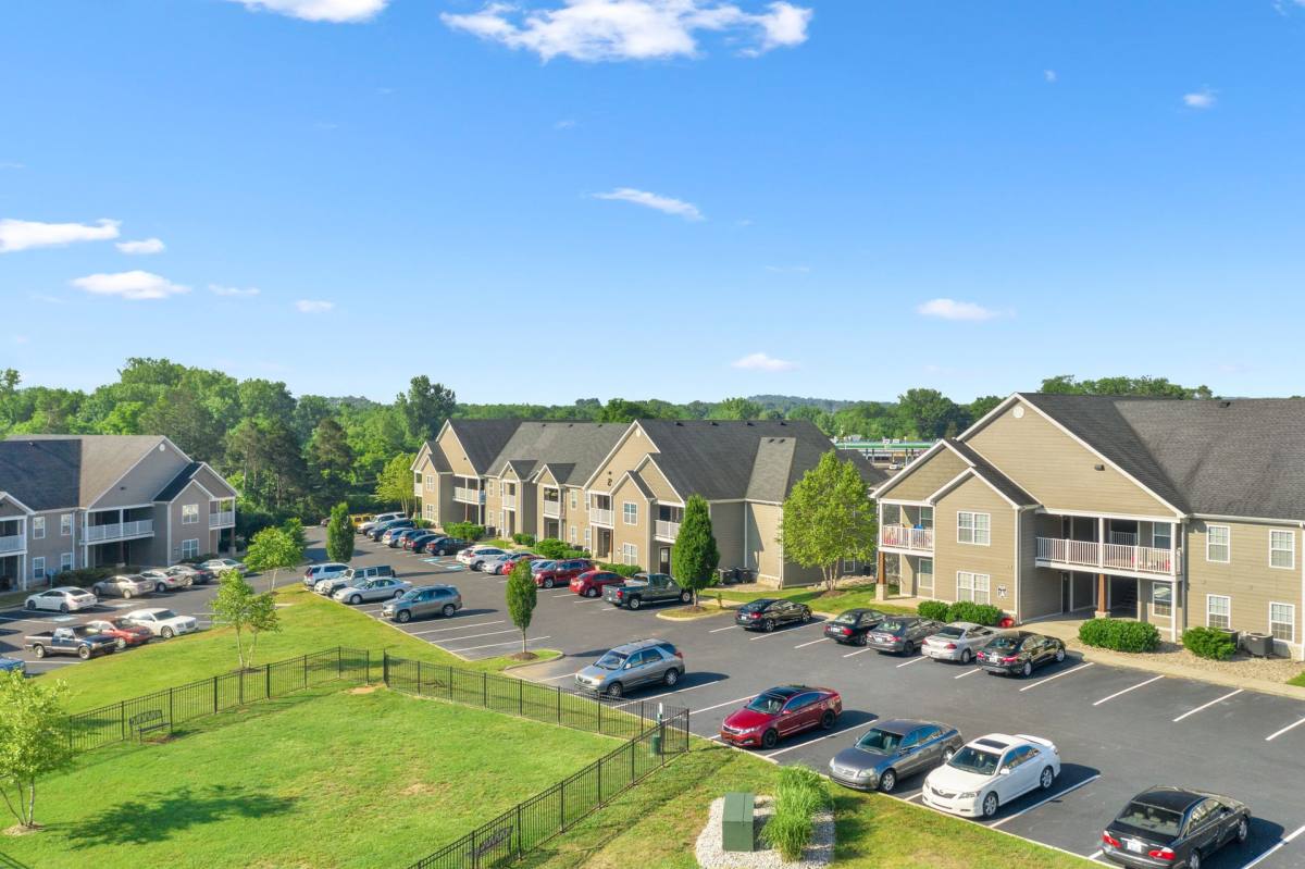 Apartment for rent at 260 Walnut Creek Dr, Bowling Green, KY 42101