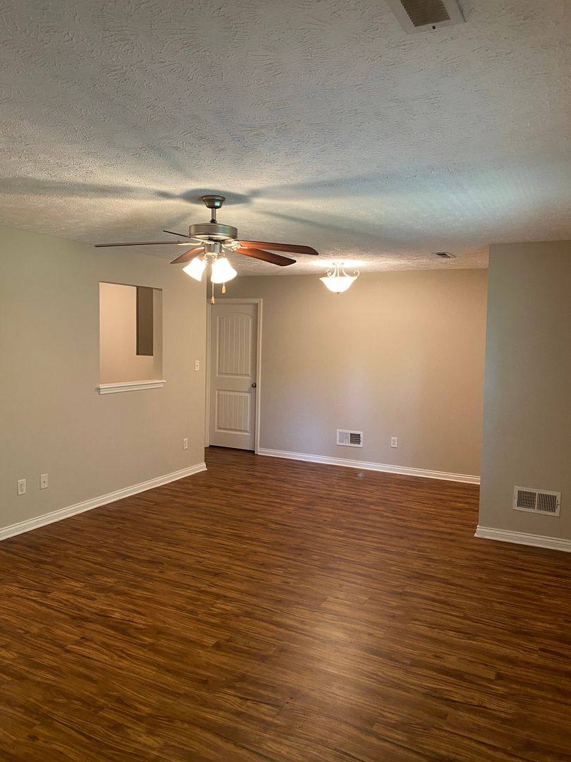 Apartment for rent at 260 Walnut Creek Dr, Bowling Green, KY 42101
