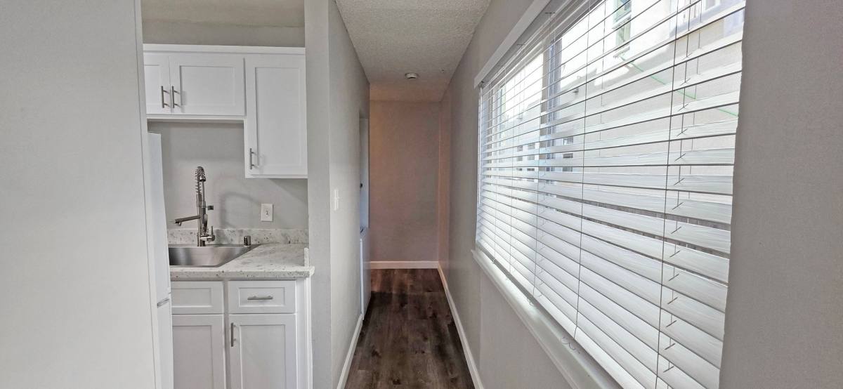 Apartment for rent at 2109 W St, Sacramento, CA 95818