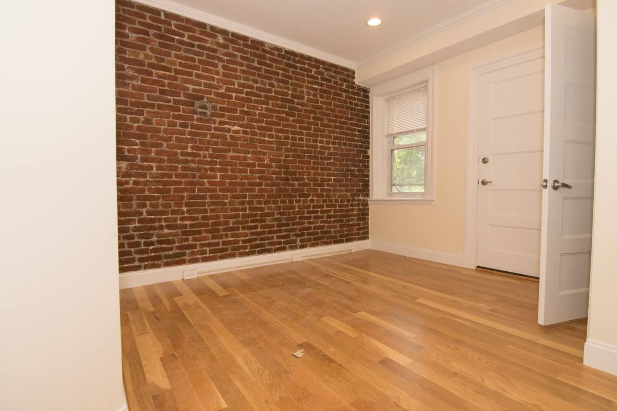 House for rent at 1616 Beaocn St, Brookline, MA 02446