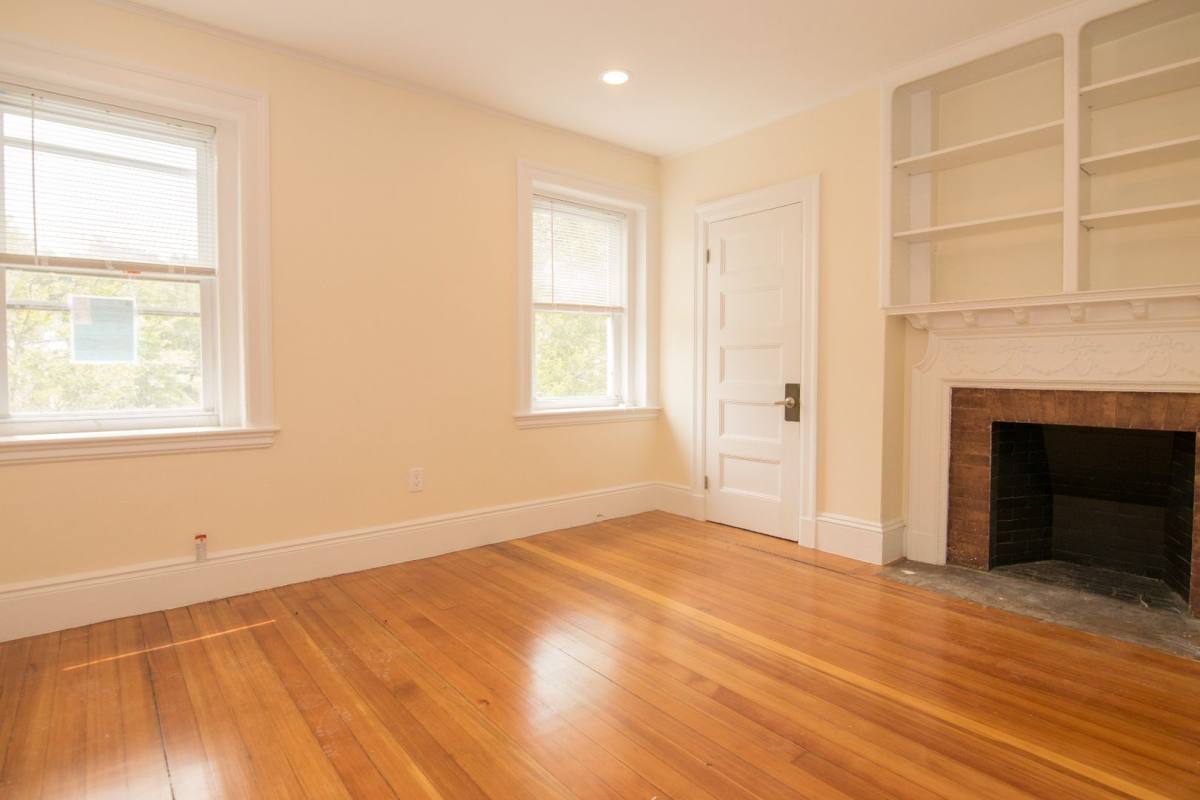House for rent at 1616 Beaocn St, Brookline, MA 02446
