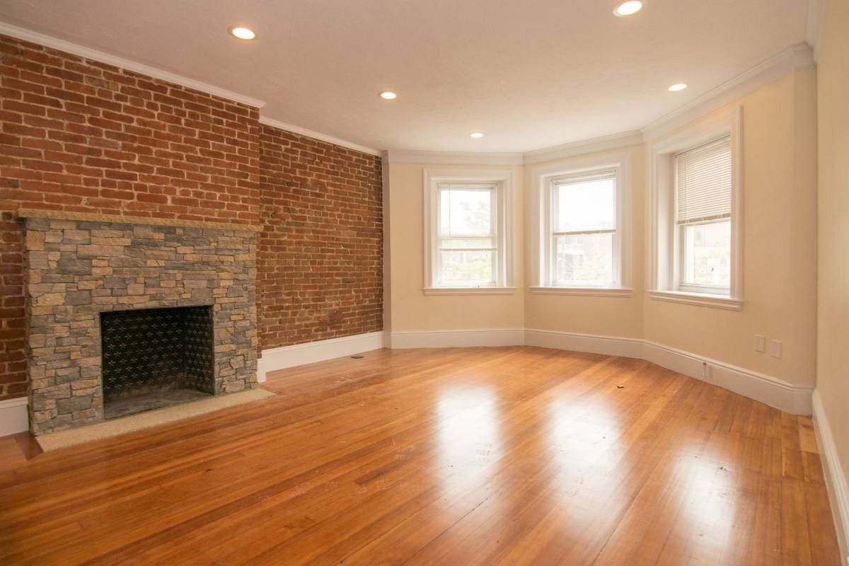 House for rent at 1616 Beaocn St, Brookline, MA 02446