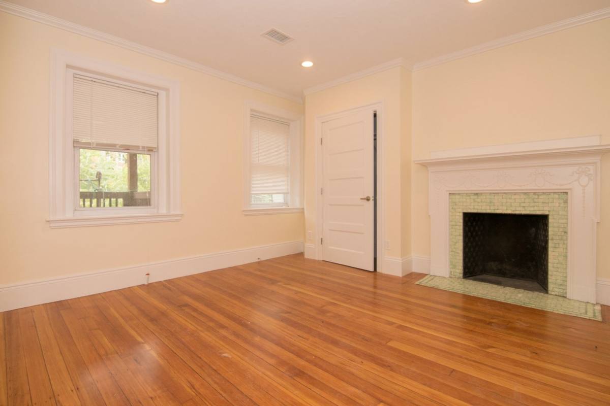 House for rent at 1616 Beaocn St, Brookline, MA 02446