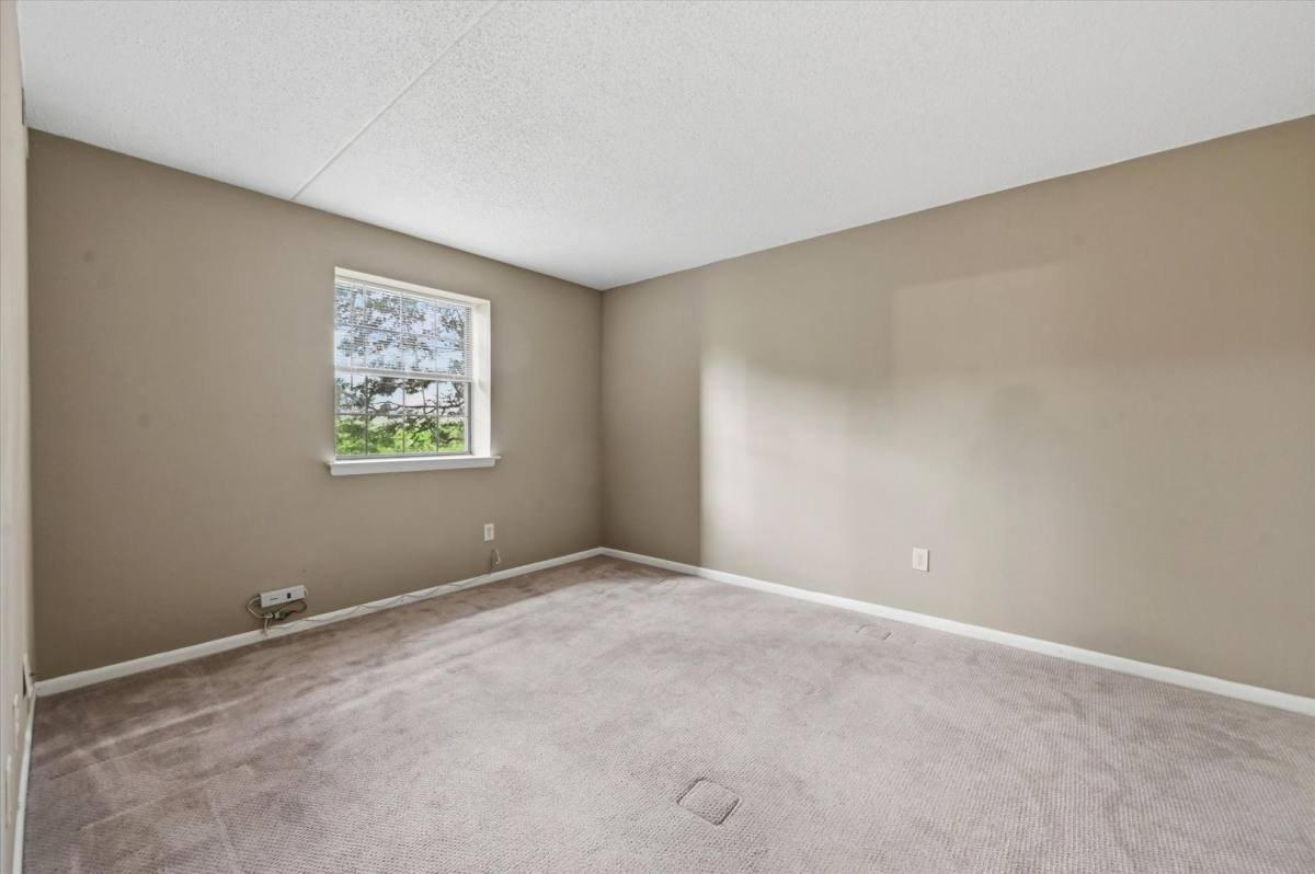 House for rent at 2402 Pond View Dr, West Chester, PA 19382