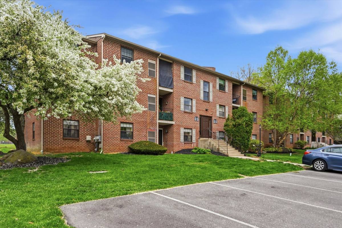 House for rent at 2402 Pond View Dr, West Chester, PA 19382