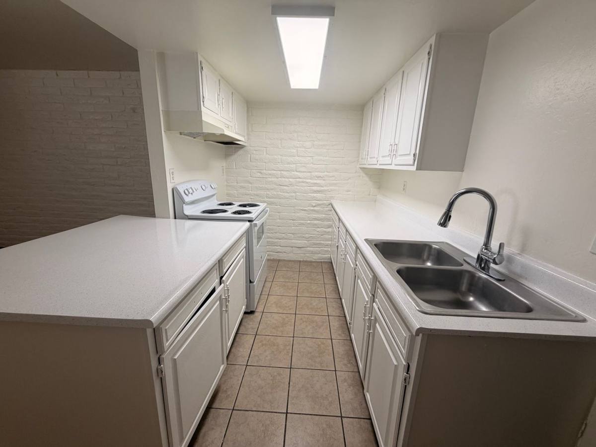 Apartment for rent at 16621 N 25th St, Phoenix, AZ 85032
