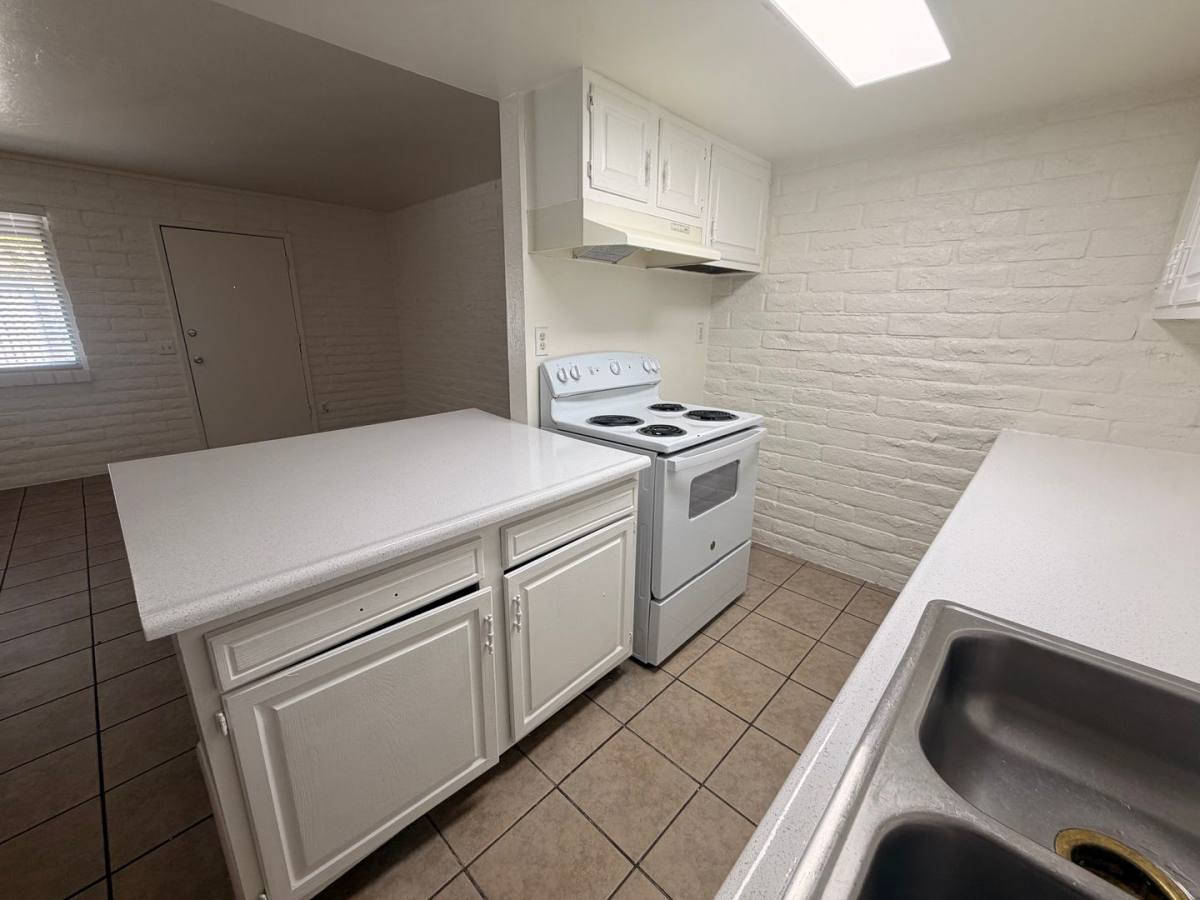 Apartment for rent at 16621 N 25th St, Phoenix, AZ 85032