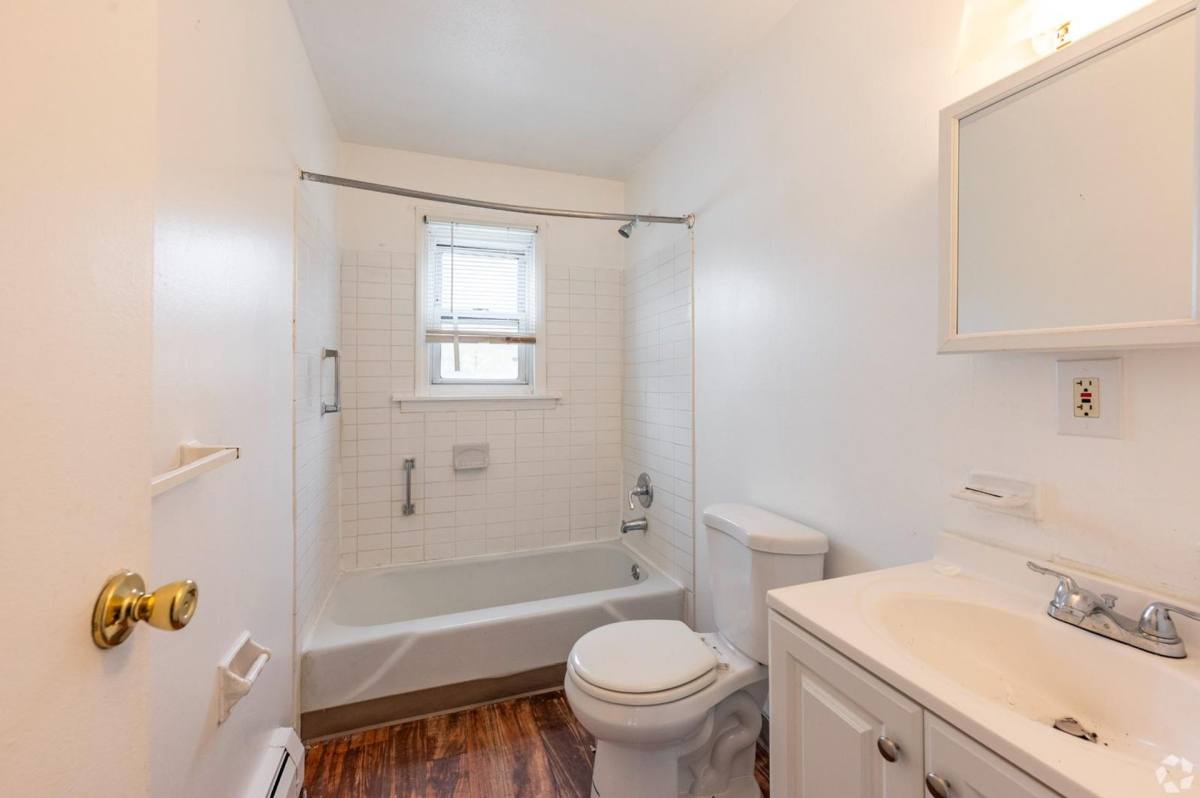 Apartment for rent at 241 Quinnipiac Ave, New Haven, CT 06513