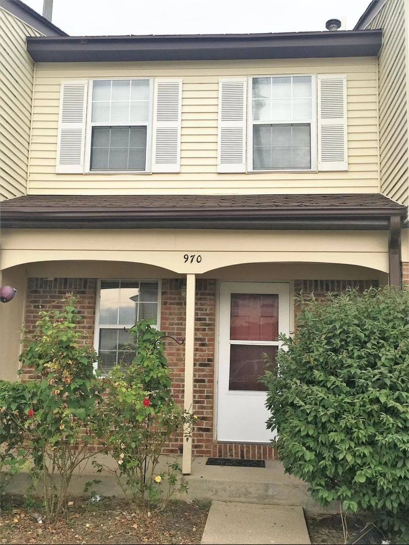 Townhouse for rent at 970 Pomona Dr, Champaign, IL 61822