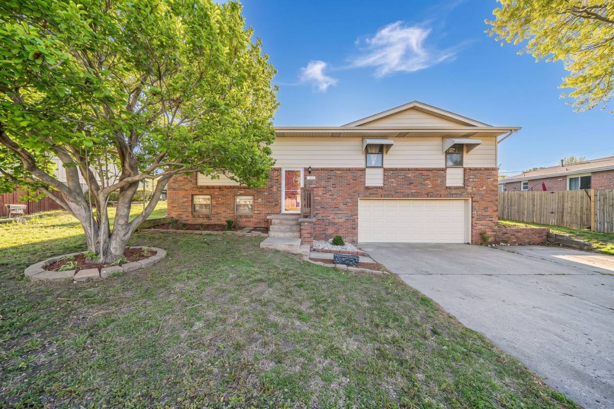 Apartment for rent at 1429 Highland Dr, Junction City, KS 66441
