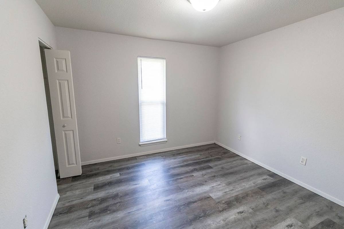 House for rent at 215 N W Blvd, Columbia, MO 65203