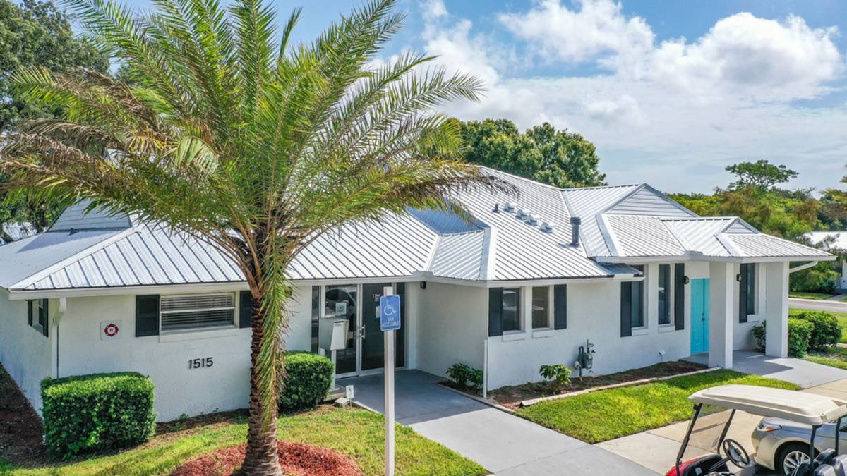 Apartment for rent at 1515 Lincoln Ave, Mount Dora, FL 32757