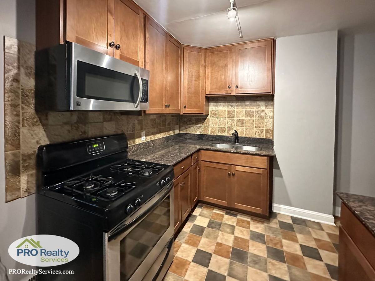 Townhouse for rent at 6109 6111 Nicollet Ave, Minneapolis, MN 55419