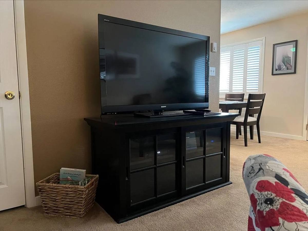 Apartment for rent at 110 Ocean Beach Blvd S, Long Beach, WA 98631