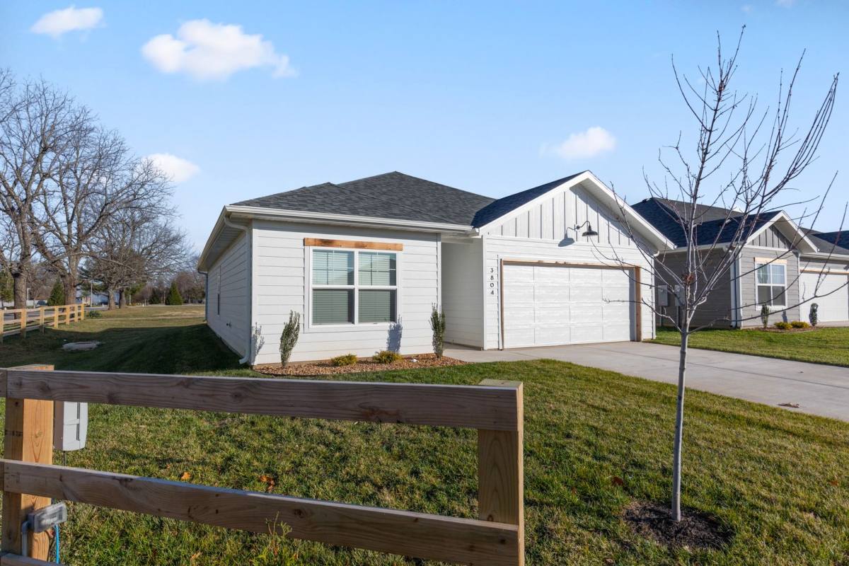 Apartment for rent at 3804 S York Ave, Springfield, MO 65807