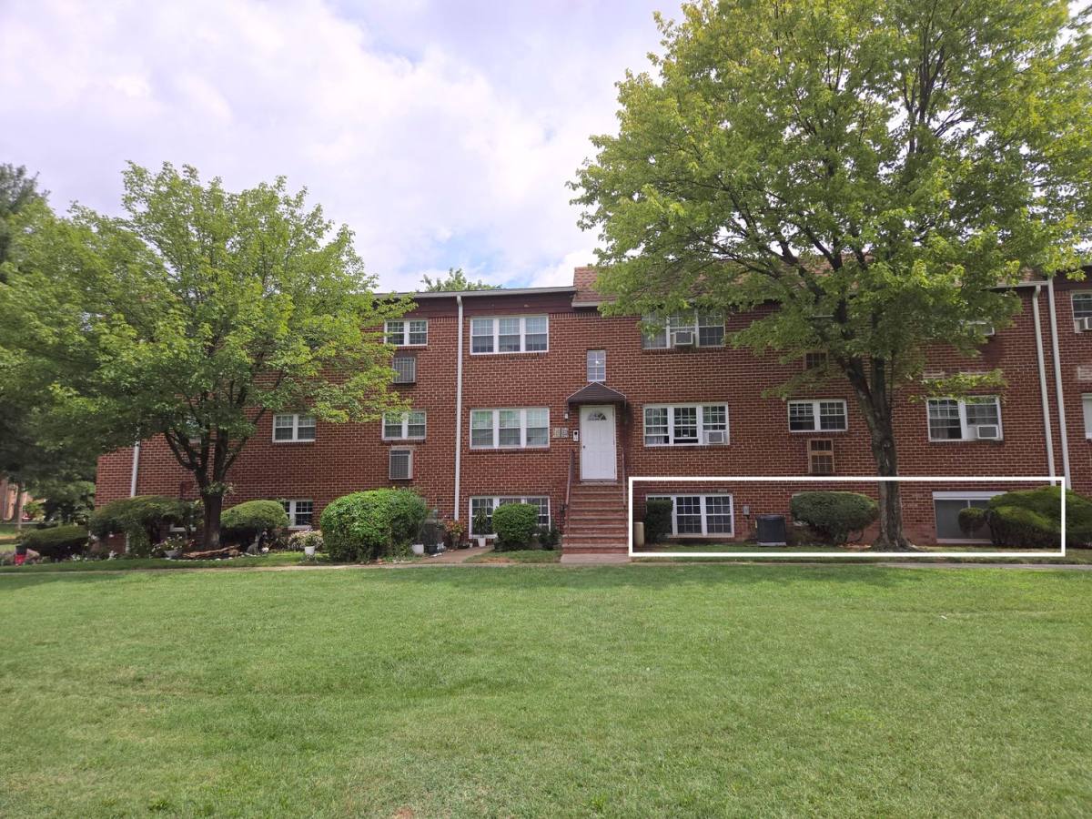 Apartment for rent at 334 College Dr, Edison, NJ 08817
