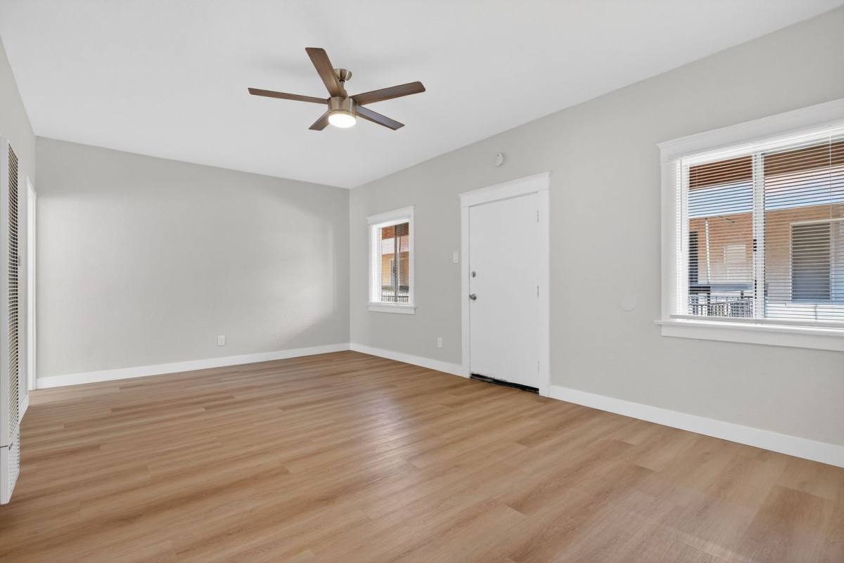 Apartment for rent at 915 Cherry Ave, Long Beach, CA 90813