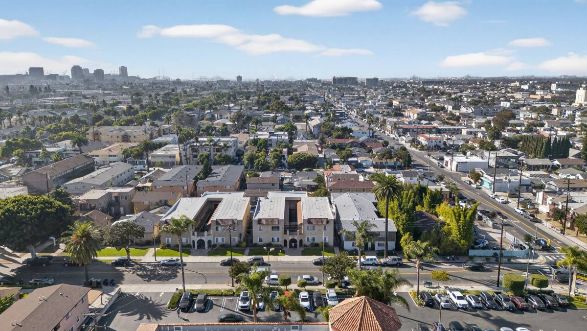 Apartment for rent at 915 Cherry Ave, Long Beach, CA 90813