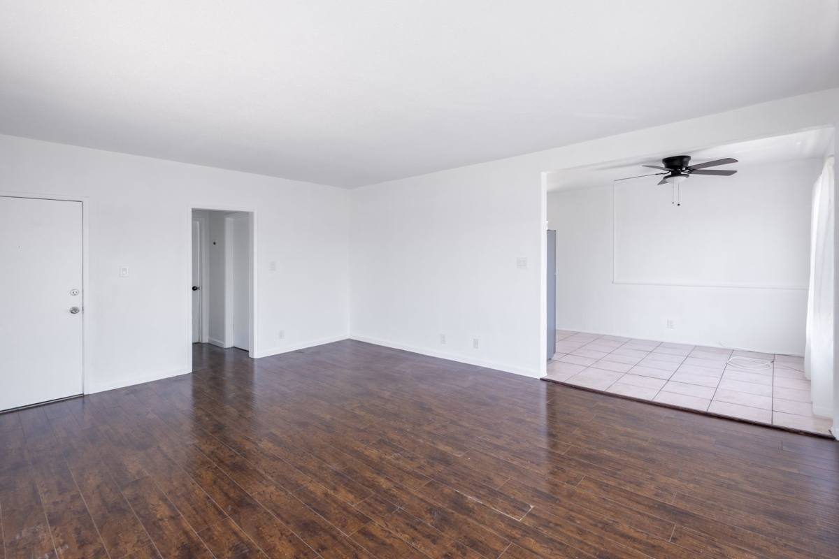 Apartment for rent at 924 N Kingsley Dr, Los Angeles, CA 90029