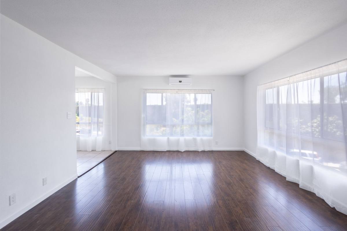 Apartment for rent at 924 N Kingsley Dr, Los Angeles, CA 90029