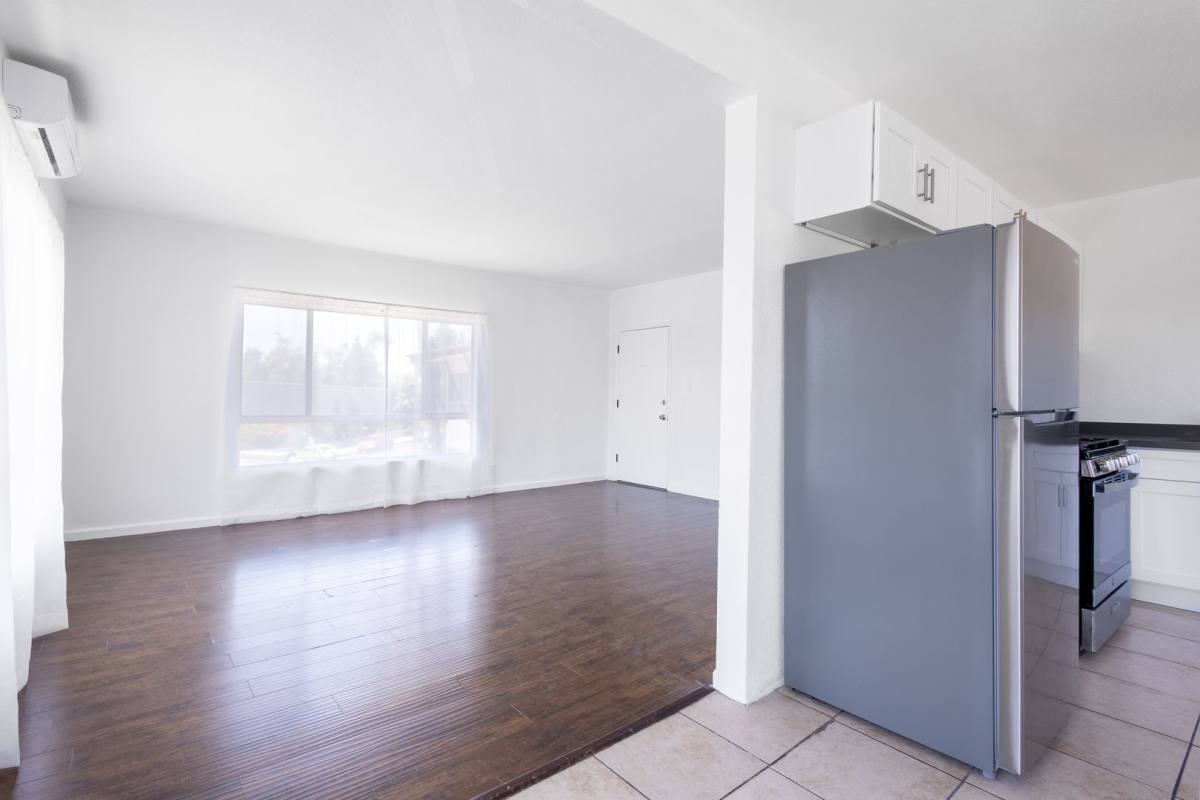 Apartment for rent at 924 N Kingsley Dr, Los Angeles, CA 90029