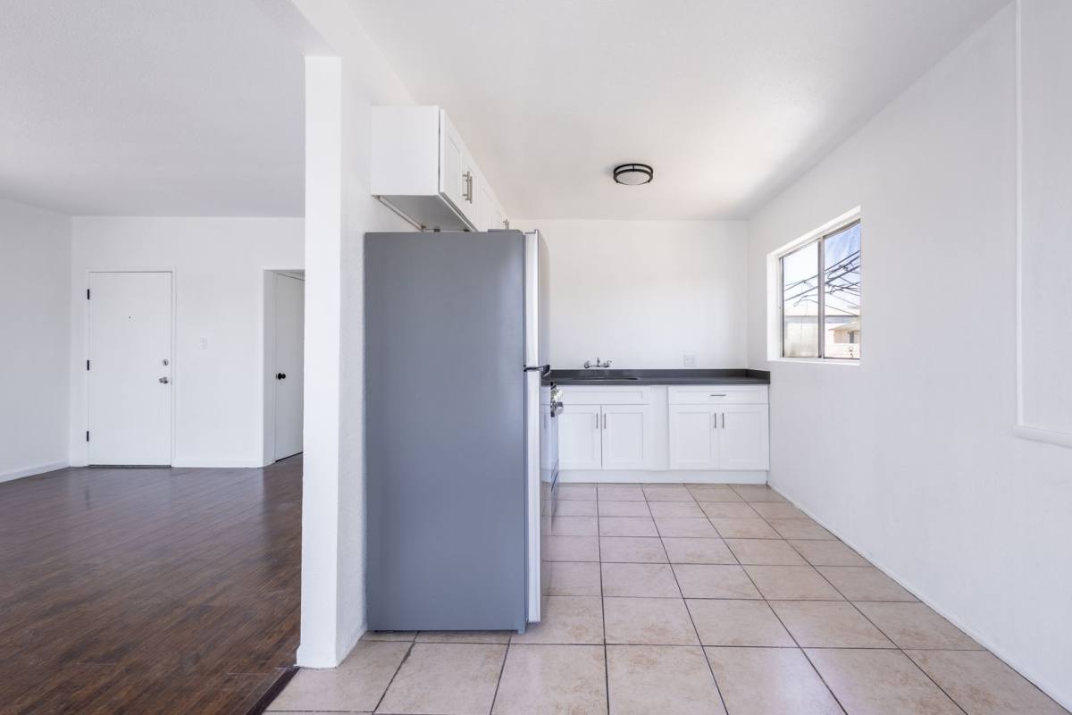 Apartment for rent at 924 N Kingsley Dr, Los Angeles, CA 90029
