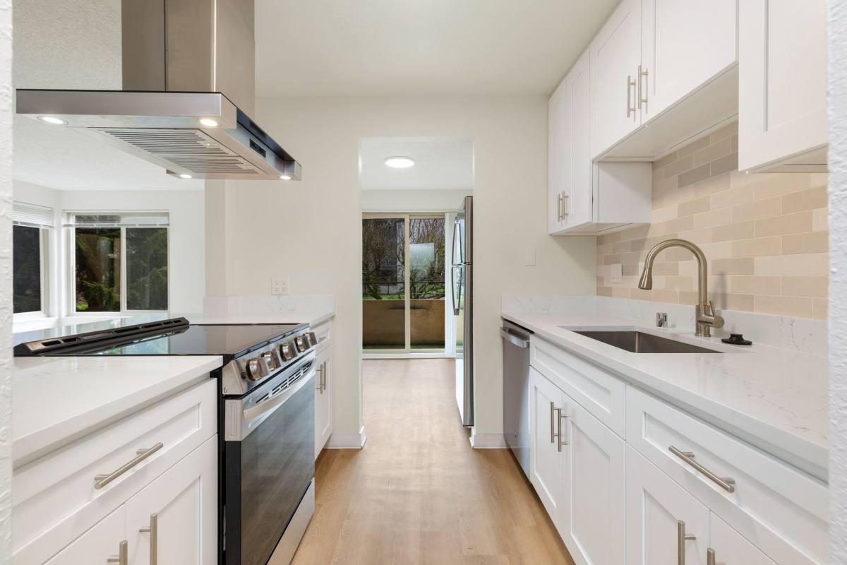 Apartment for rent at 2410 W Manor Place, Seattle, WA 98199
