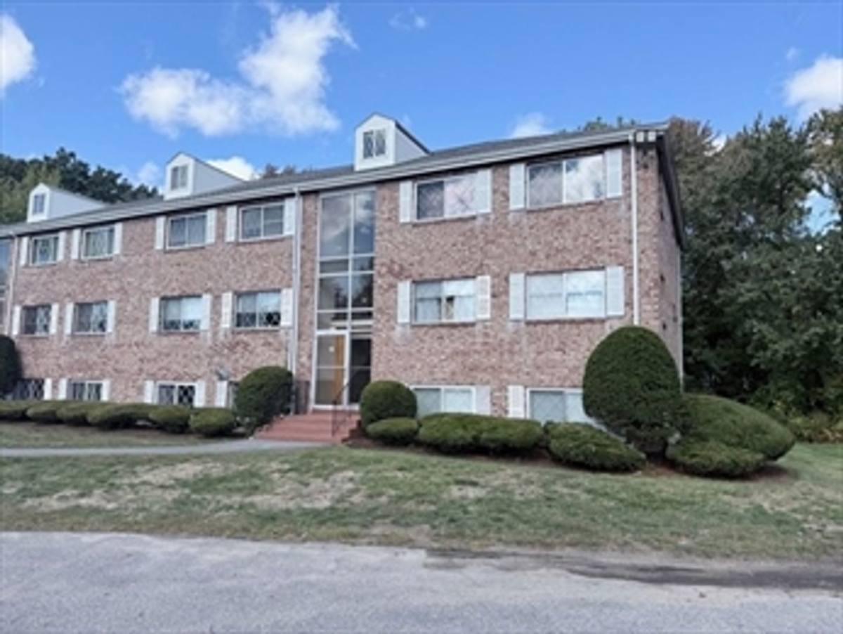 Condo for rent at 19 Fernview Ave, North Andover, MA 01845