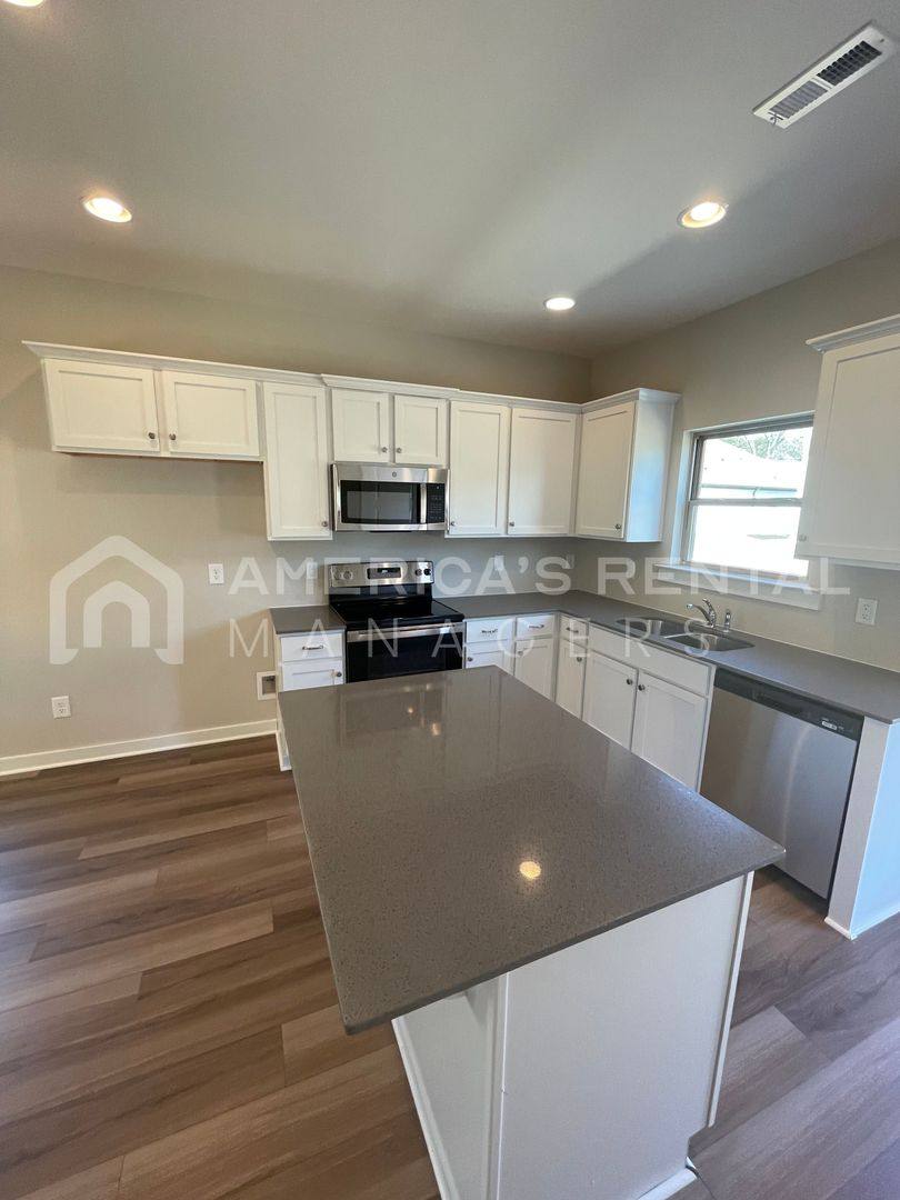 House for rent at 2126 Sullivan Dr, Cullman, AL 35055