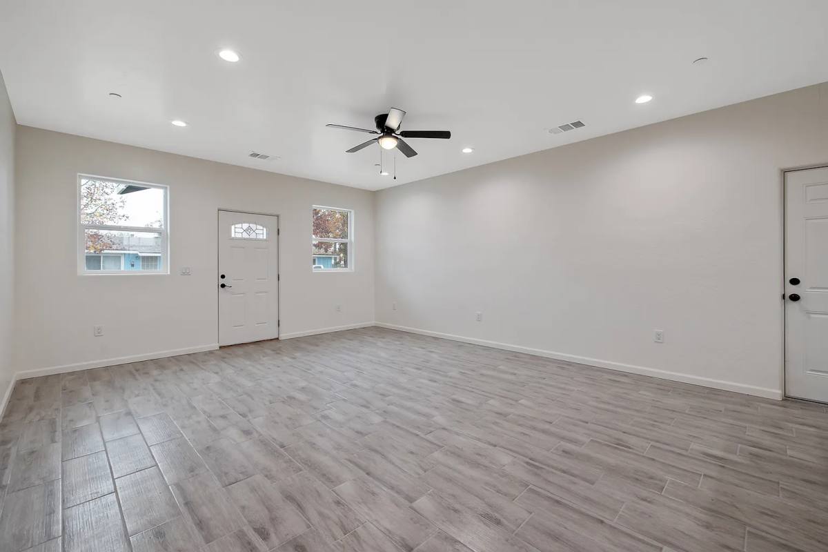 Apartment for rent at 601 E 10th St, Hanford, CA 93230