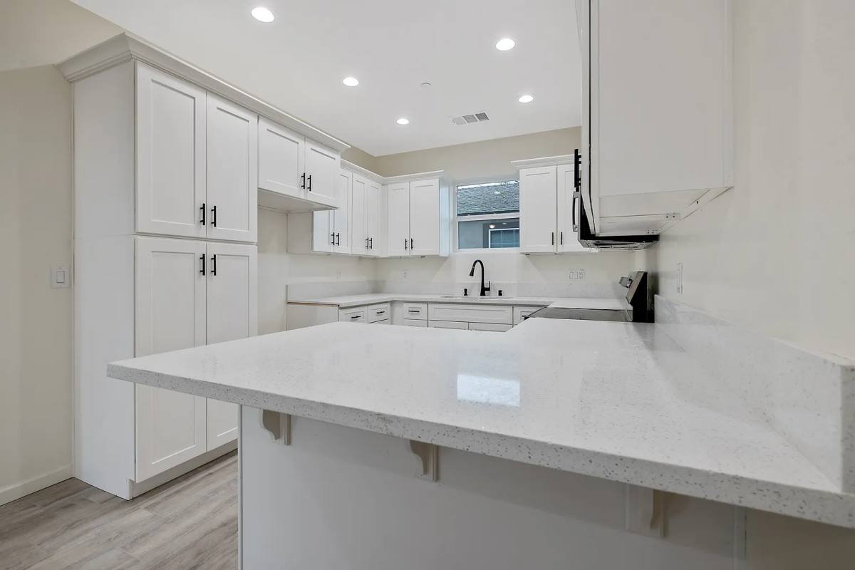 Apartment for rent at 601 E 10th St, Hanford, CA 93230