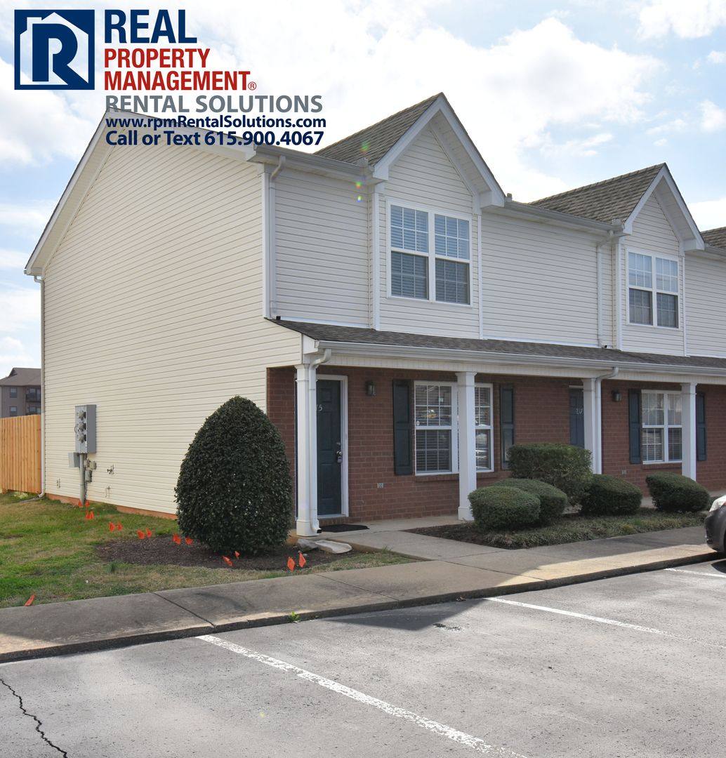 Townhouse for rent at 215 Indian Park Dr, Murfreesboro, TN 37128
