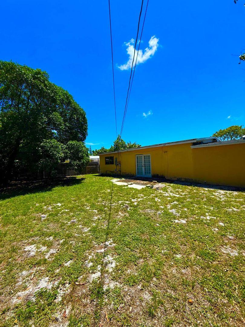 House for rent at 261 NE 40 St, Pompano Beach, FL 33064