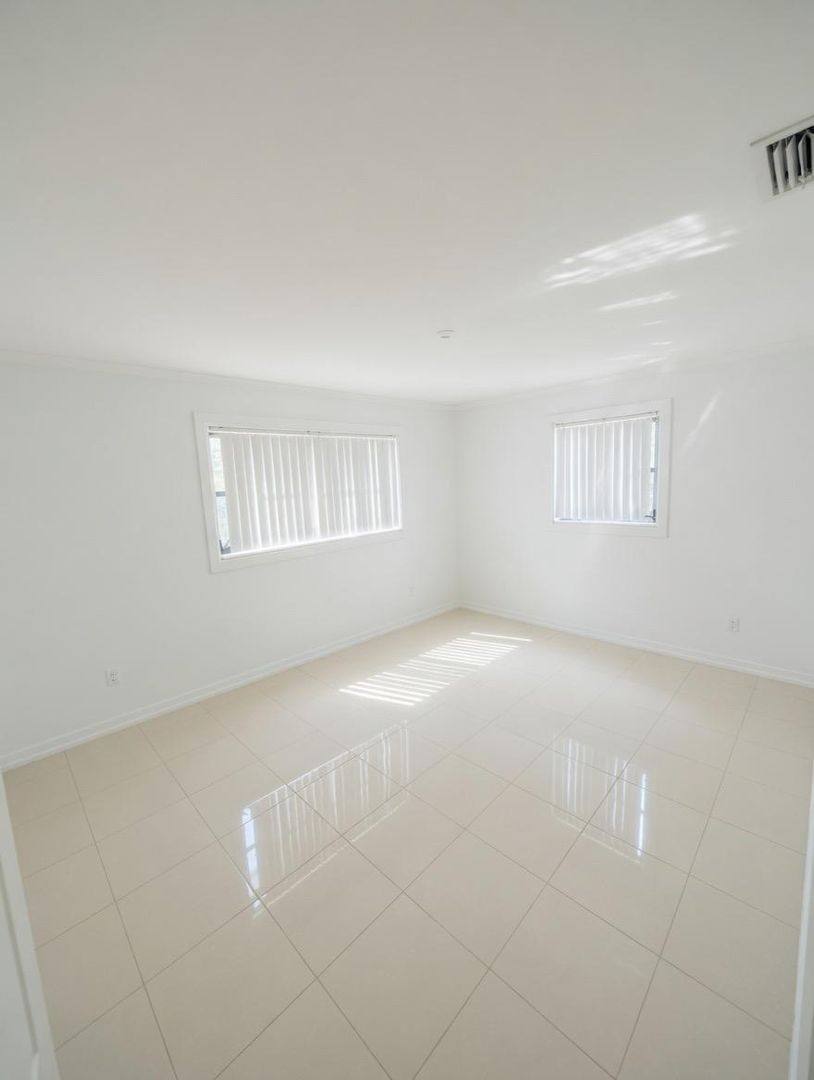 House for rent at 261 NE 40 St, Pompano Beach, FL 33064