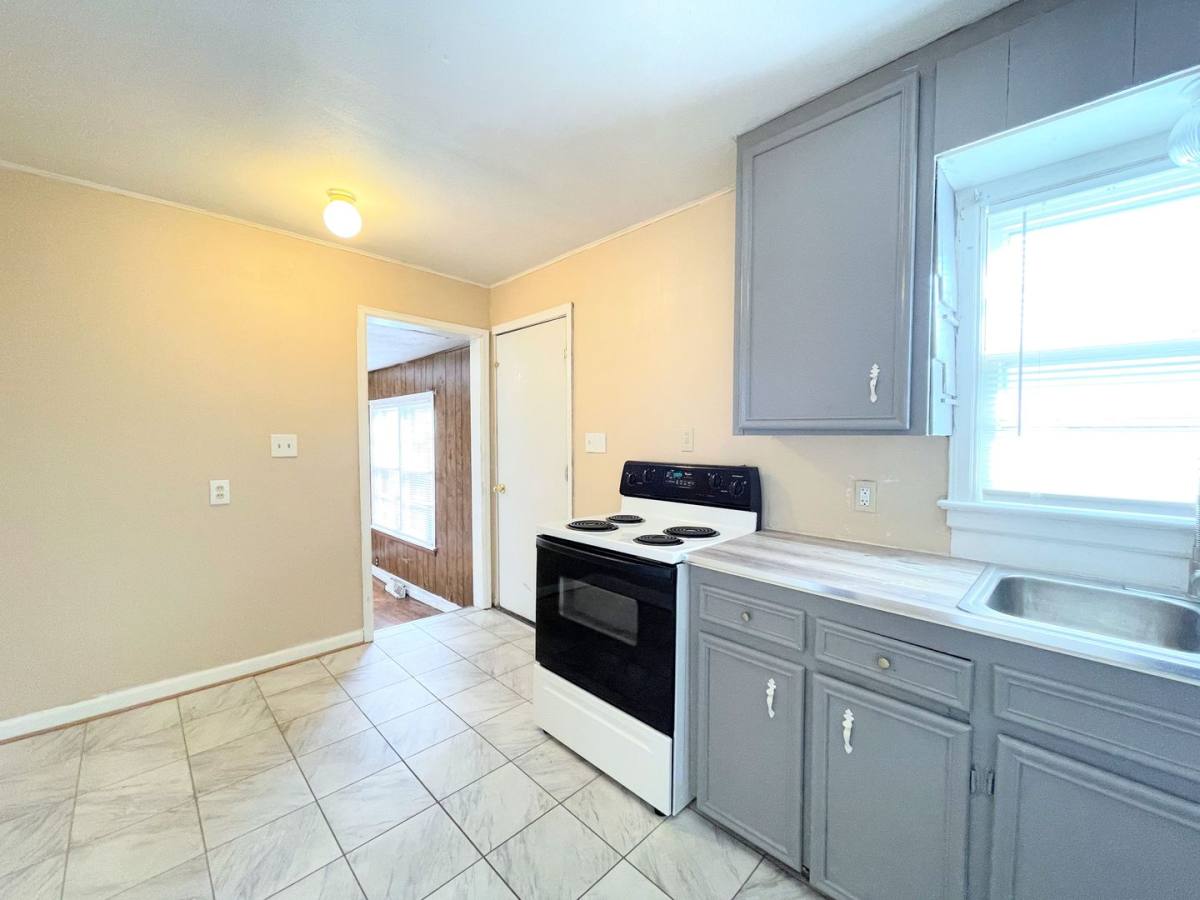 House for rent at 1434 N Belmont Ave, Wichita, KS 67208