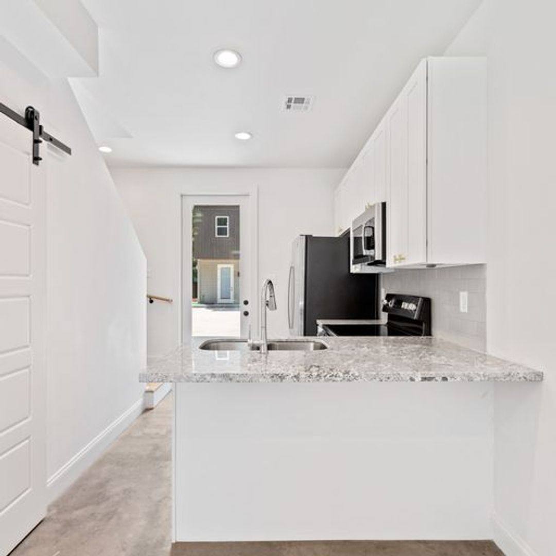 Condo for rent at 305 Ella St, Lafayette, LA 70506