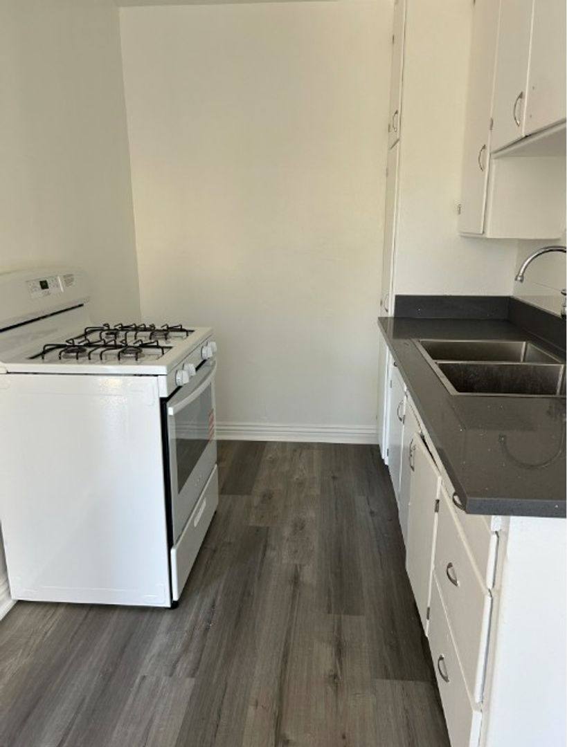 Apartment for rent at 1935 Locust Ave, Long Beach, CA 90806