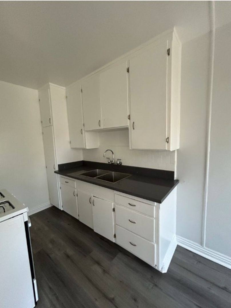 Apartment for rent at 1935 Locust Ave, Long Beach, CA 90806