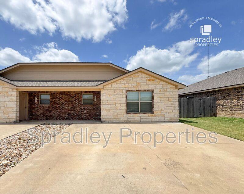 Apartment for rent at 915 Laila Lane, Belton, TX 76513