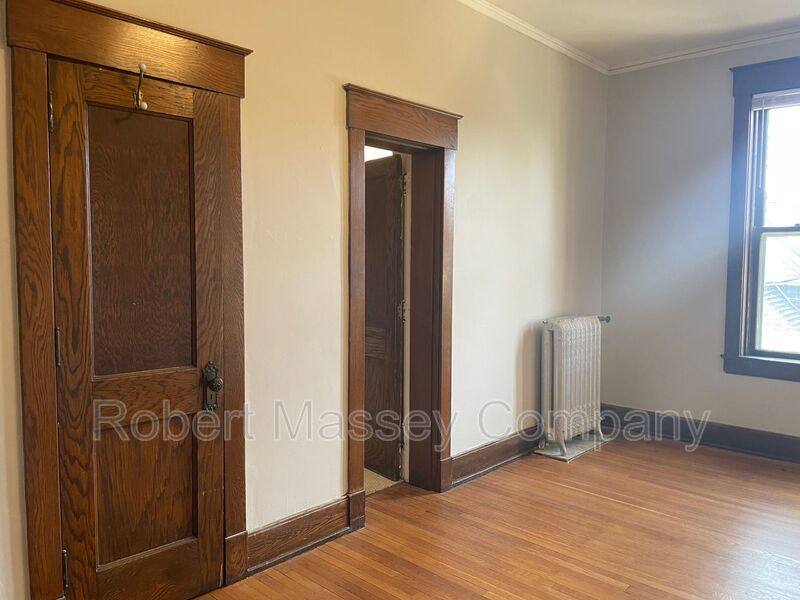 Apartment for rent at 2014 Cherokee Parkway #K, Louisville, KY 40204