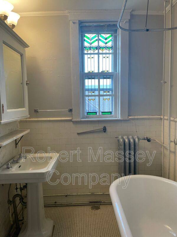 Apartment for rent at 2014 Cherokee Parkway #K, Louisville, KY 40204