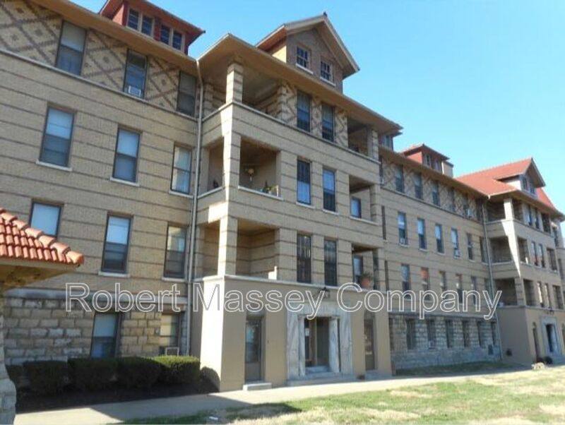 Apartment for rent at 2014 Cherokee Parkway #K, Louisville, KY 40204