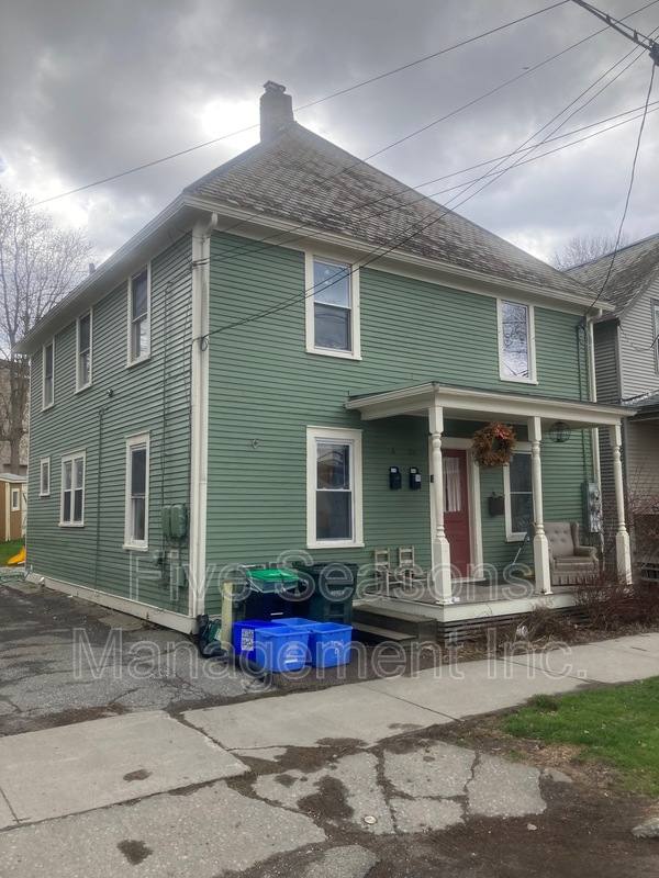Apartment for rent at 18-20 Hayward St #1, Burlington, VT 05401