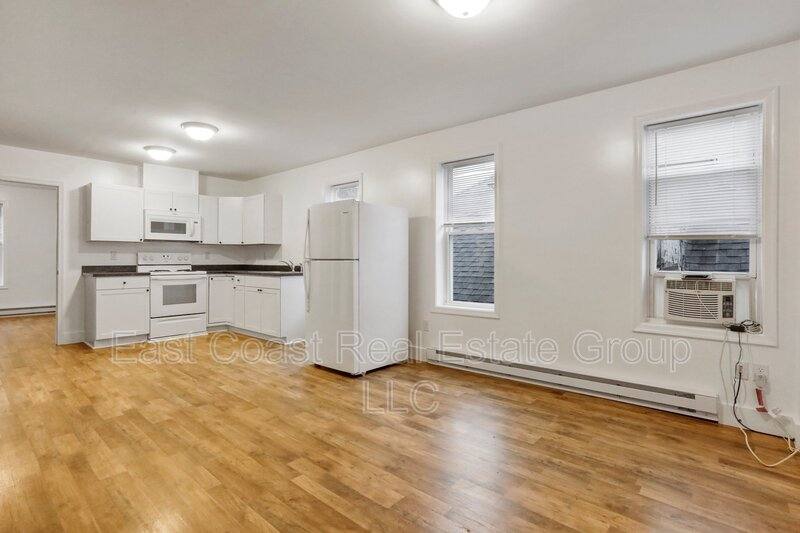 Apartment for rent at 207 N Mulberry St #3, Hagerstown, MD 21740
