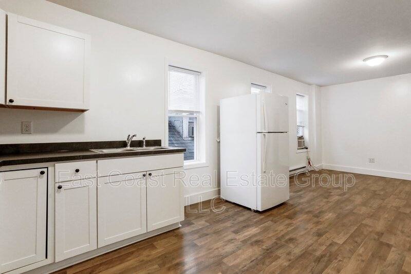 Apartment for rent at 207 N Mulberry St #3, Hagerstown, MD 21740