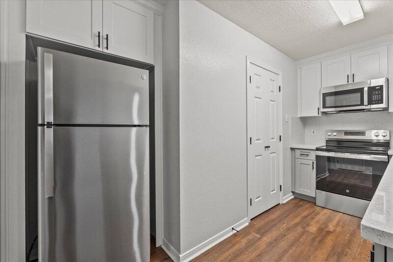 Apartment for rent at 2114 Roatan Calle, Dickinson, TX 77539