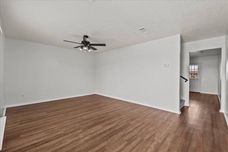 Apartment for rent at 2114 Roatan Calle, Dickinson, TX 77539