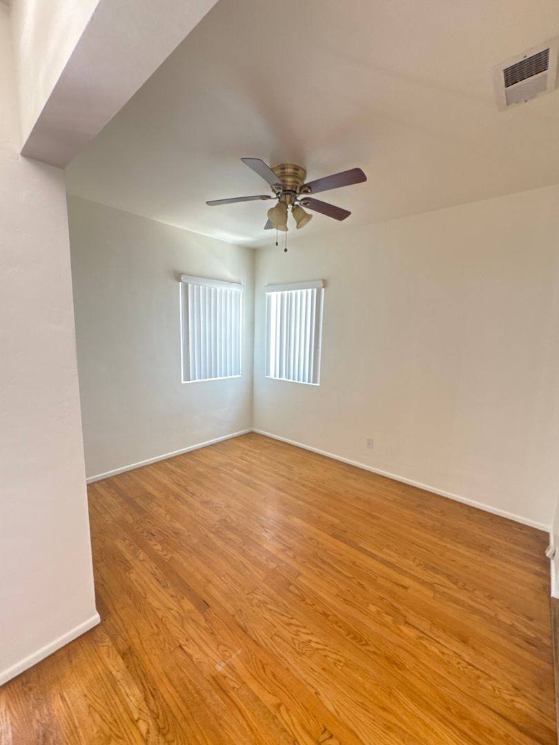 Apartment for rent at 570-574 W 18th St, San Pedro, CA 90731
